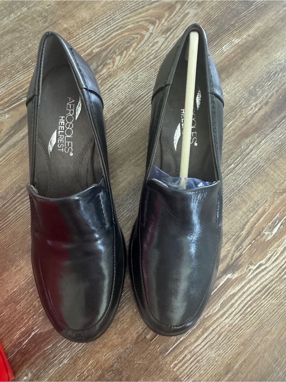AEROSOLES women’s Black Leather Slip-On Loafers